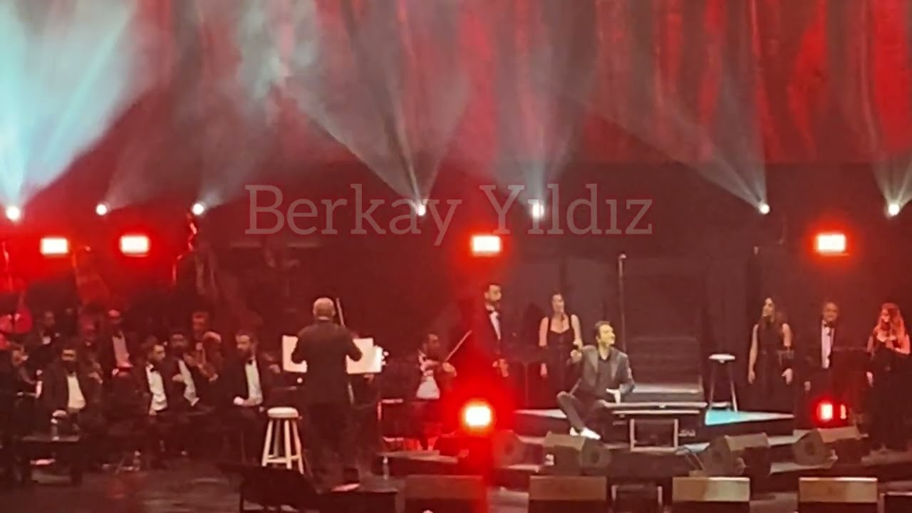 Mahsun Kırmızıgül - Ben Seni Gizli Sevdim 2025 Yeni - (Bahçede Yeşil Çınar) Kuruçeşme Konseri