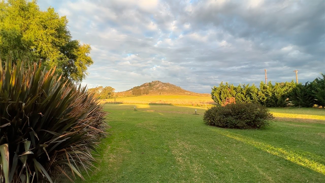 Atardeceres al pie del Cerro Redondo - Complejo de Cabañas - Desvío Aguirre - Tandil - Buenos Aires