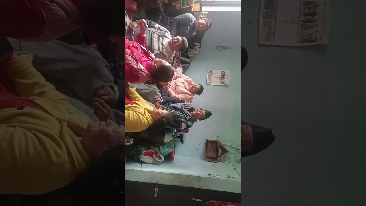 लु आयो है साथीहरु हाम्रो बाबा आमा को लप्पटुरी लाइक शेर अनि कमेन्ट पनि है