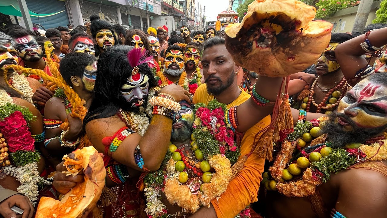 Golconda Talwar shiva Potharaju Gavu At Golconda Bonalu 2022 | Talwar shiva potharaju Teenmaar Dance