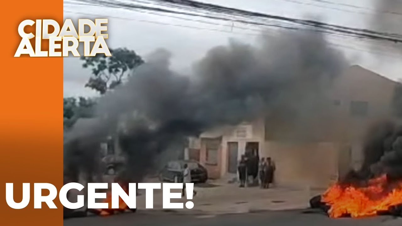 Moradores do Cajuru pedem socorro para prefeitura, toda vez que chove as casas ficam debaixo d'água