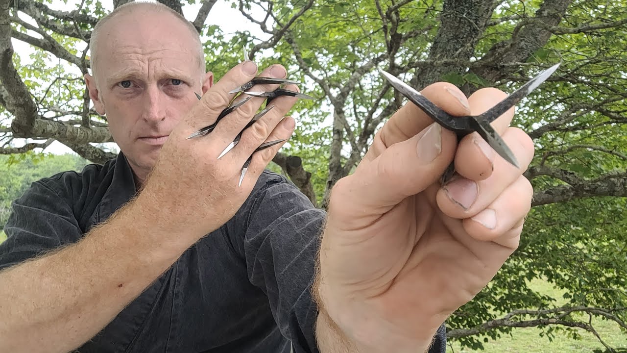 Fighting with Maki Bishi / Caltrops: One of the simplest and oldest martial arts weapons