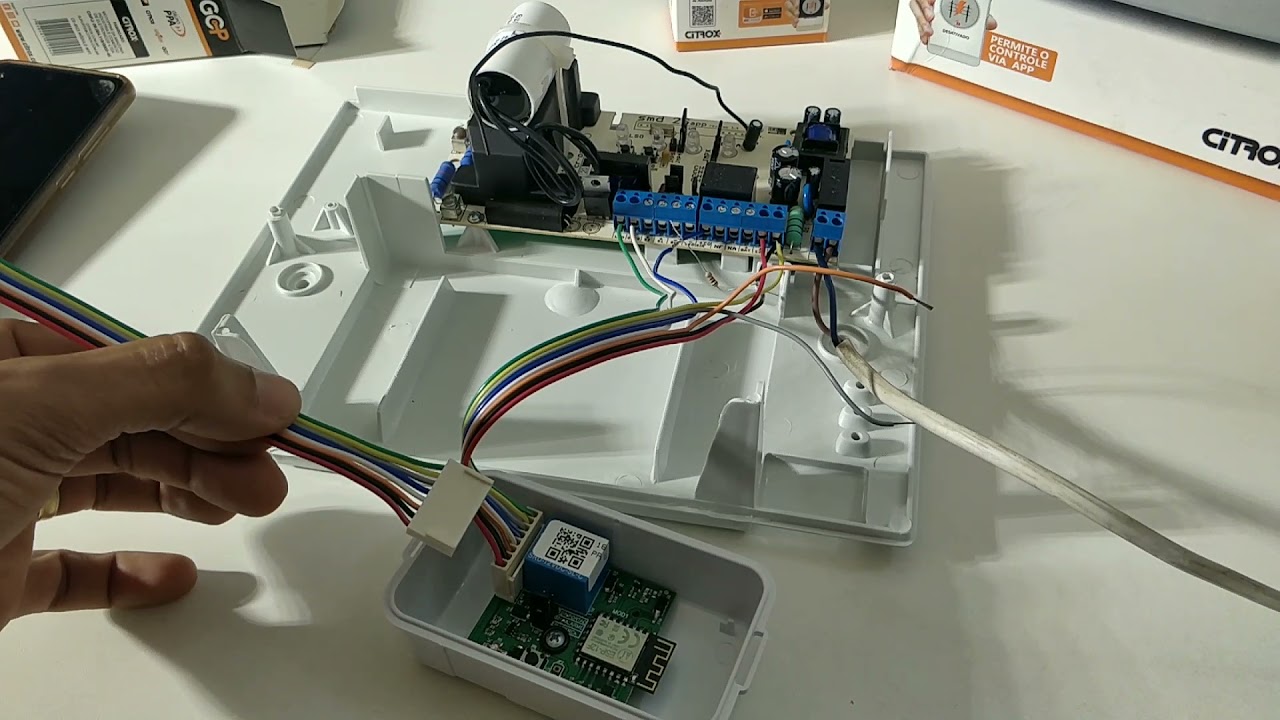 Instalação de módulo Wi-Fi na central de choque