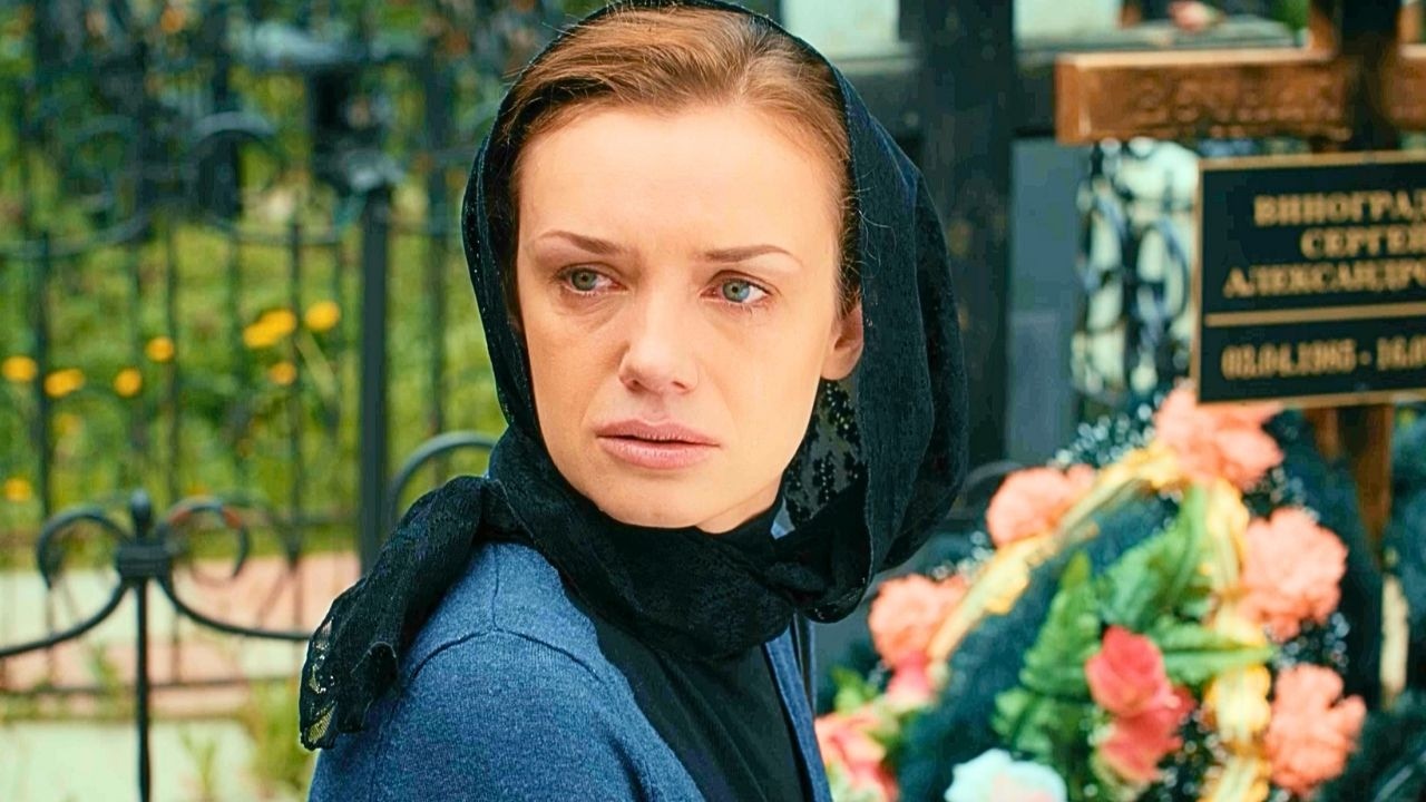 РОДНЫЕ ПОГИБЛИ, МУЖ ВЕРНУЛСЯ ИЗ ТЮРЬМЫ, А ОНА ВПУСТИЛА ЛЮБОВЬ В СВОЮ ЖИЗНЬ! Счастливая серая мышь