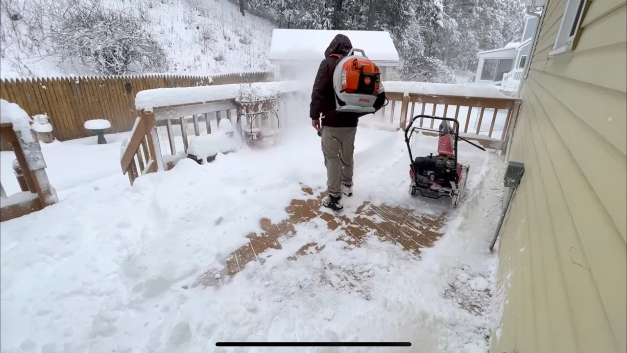 Honda HS621 Single Stage Vs Stihl BR800X LeafBlower Which is Better for snow Deck removal?