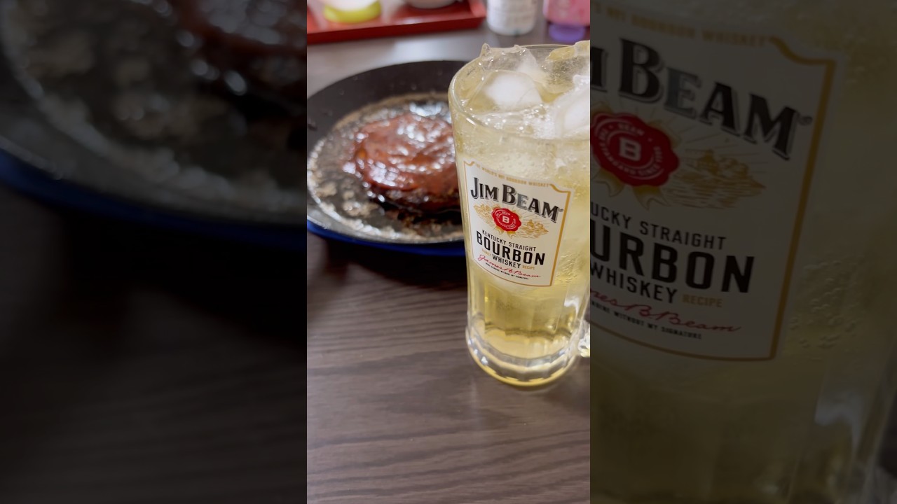 タークフライパンでハンバーグを焼く