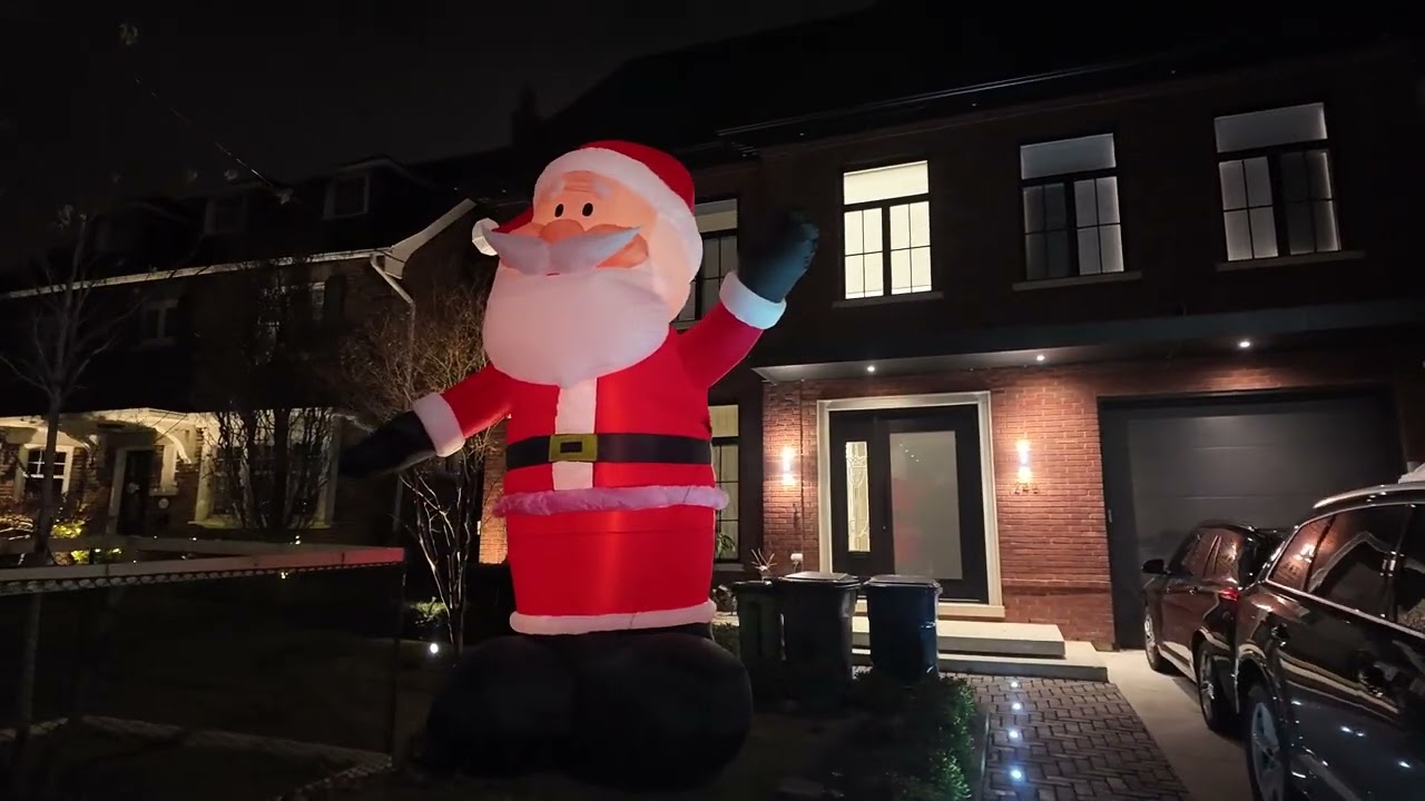 Moore Park Holiday Spirit: A Winter's Walk Among Kringlewood's Inflatable Santas
