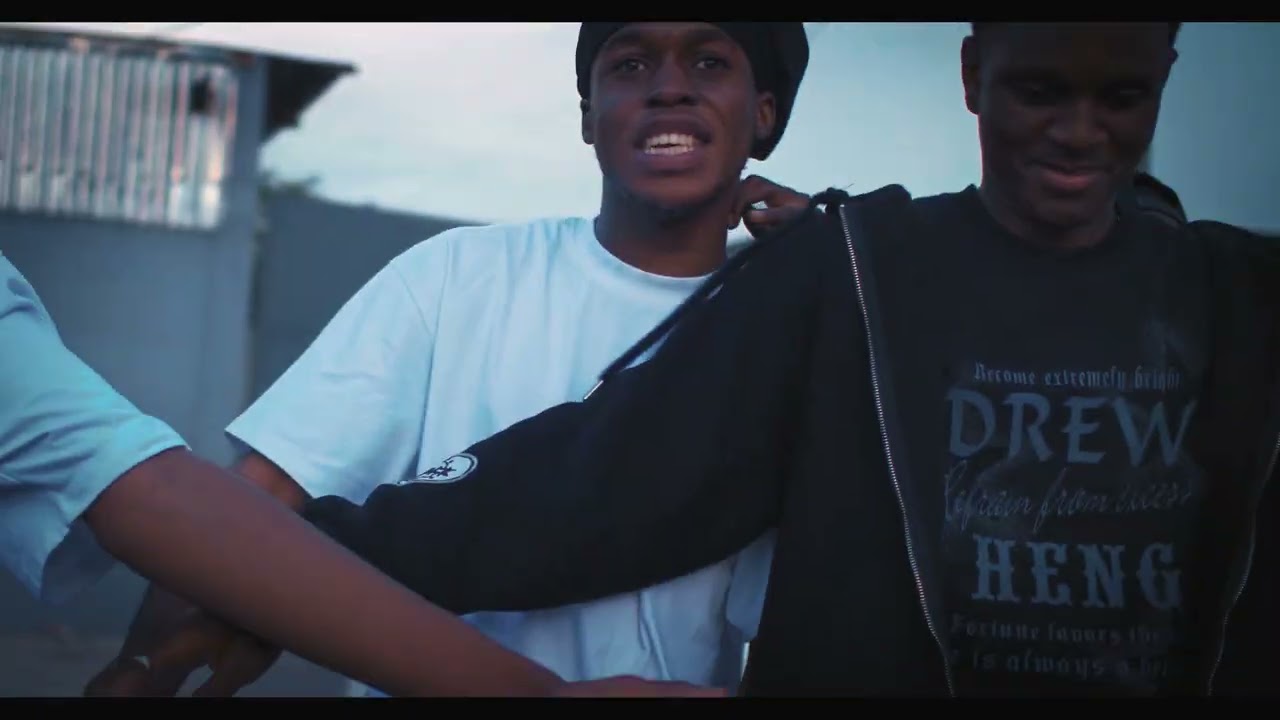 JOJO LA PÉPITE_LA MOULA & BHK ( clip officiel) 
