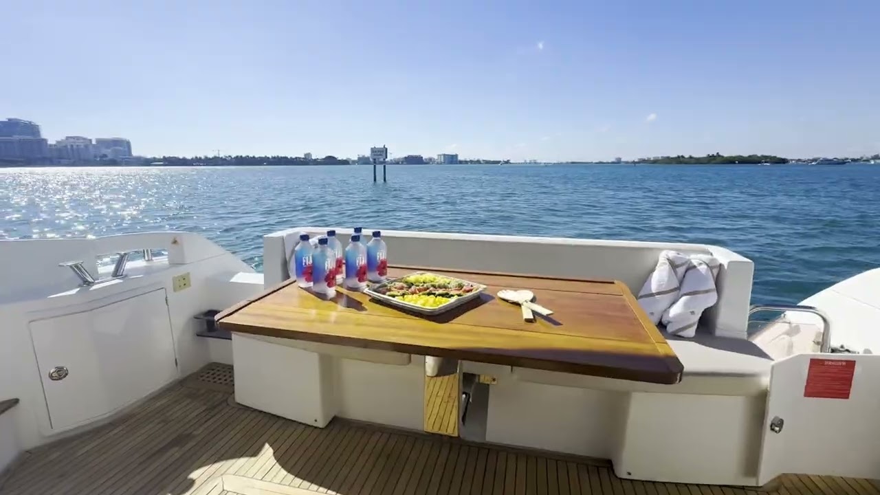 https://adonaiyachts.com/listings/2013-azimut-45/