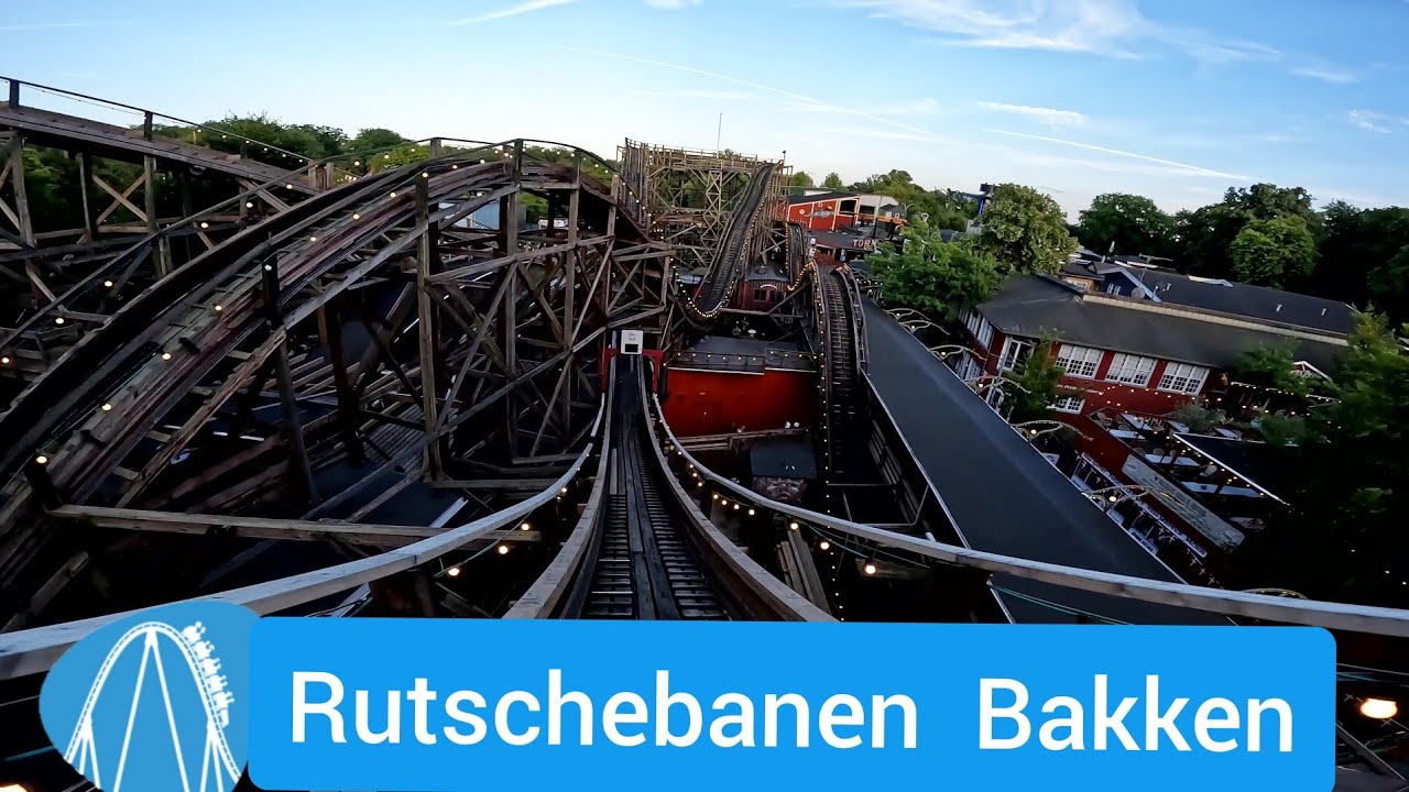 Rutschebanen nostalgische  fast 100 Jahre alte Holzachterbahn in Bakken Dänemark