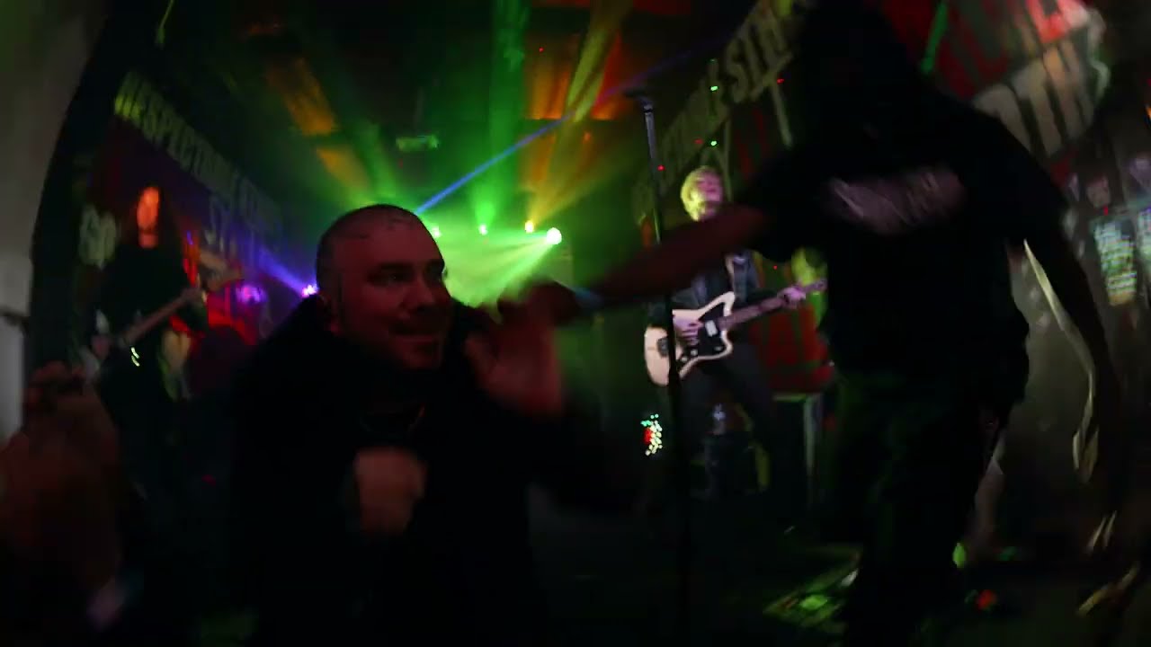 Moodring - Red Light Gossip [Official Live Video]