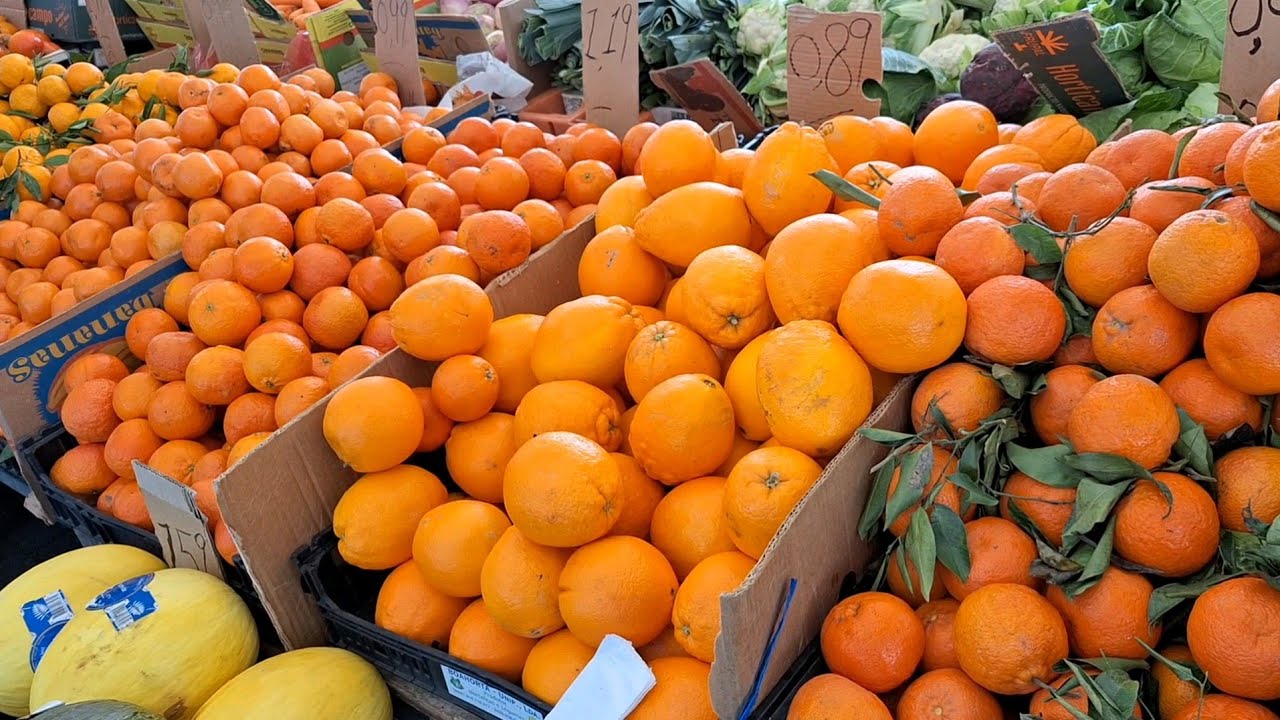 Market in PORTUGAL2024/Рынок.Португалия 2024.Изобилие фруктов в Феврале месяце