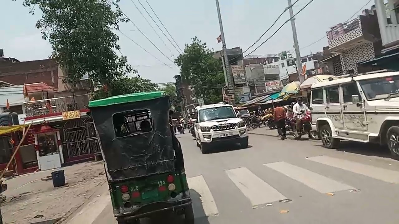 जो अंबेडकर नगर में घूम हो बताएं कौन सा रोड है