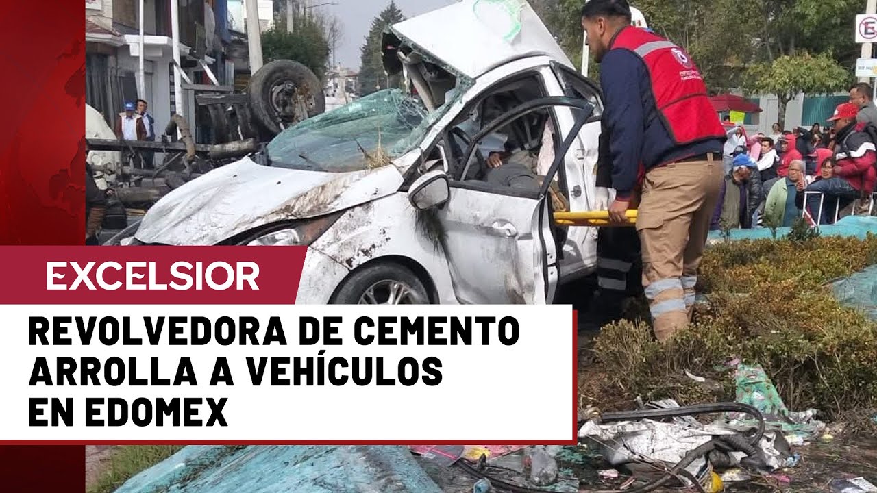 Fuerte choque de una revolvedora contra un auto en Almoloya de Juárez
