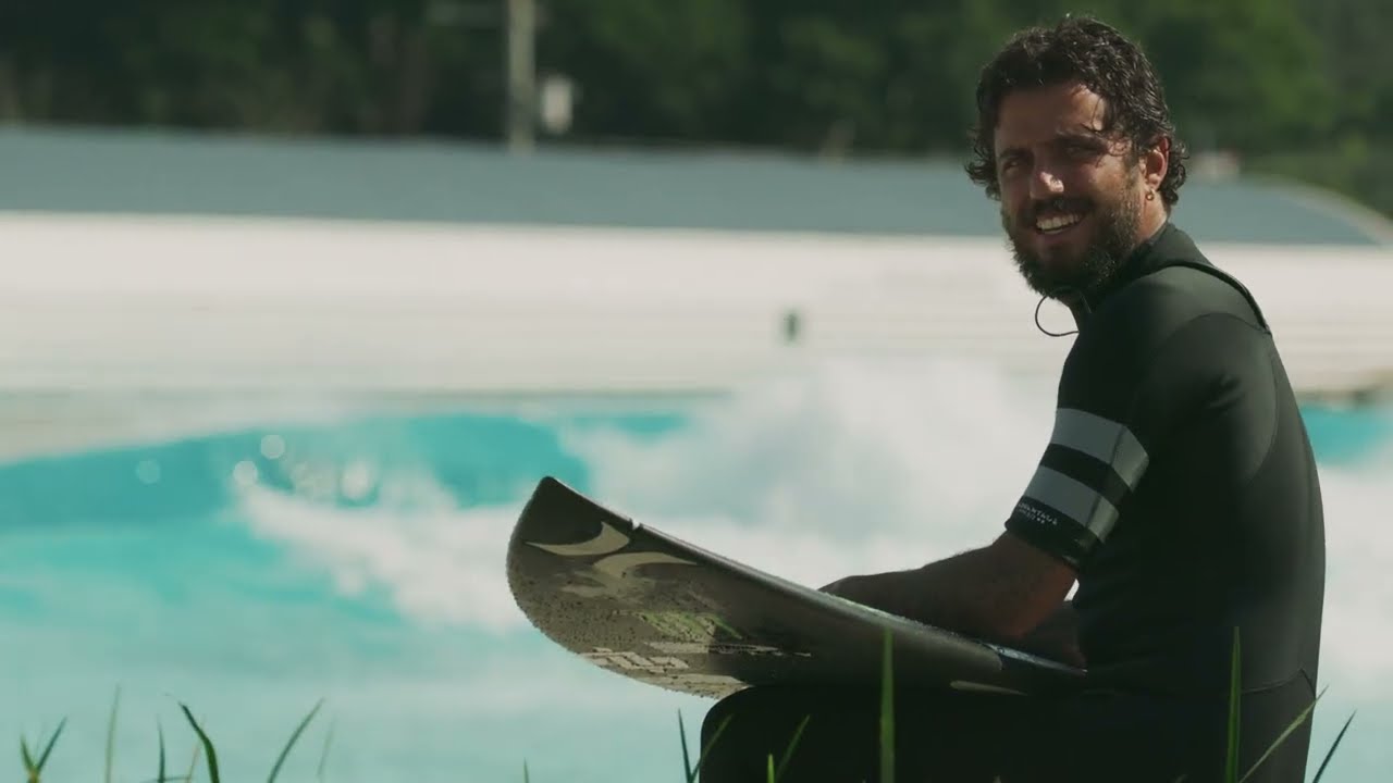 Filipe Toledo DESTRÓI a melhor piscina de ondas do Brasil | Surfe insano no Beyond The Club