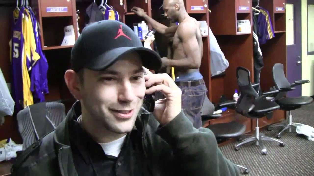 Reporter Gets Engaged In Lakers Locker Room