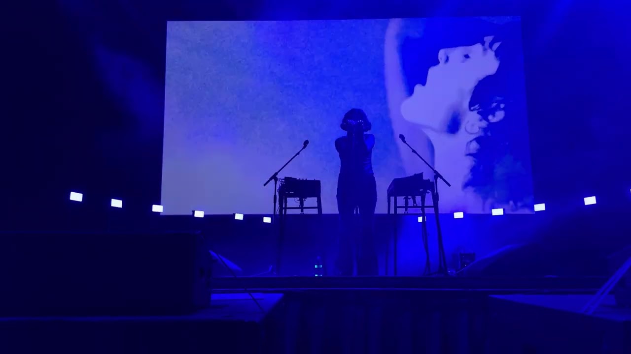 Kelly Lee Owens – Love You Got live in London (Troxy, 13/03/2025)