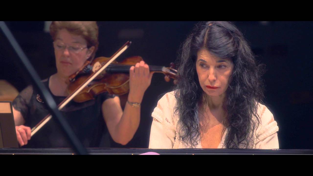 Katia & Marielle Labèque - Philip Glass  Double Concerto for two pianos