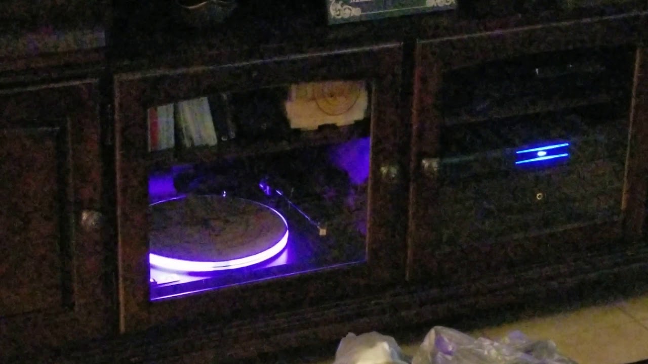 U-Turn turntable LED lights by the Amazing Papa