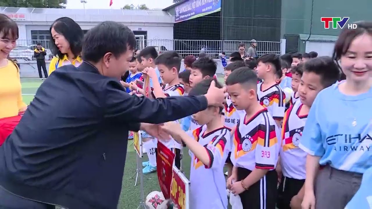 Khai mạc Giải bóng đá Nhi đồng Trường Tiểu học Đông Vệ 2 lần thứ I, năm 2026