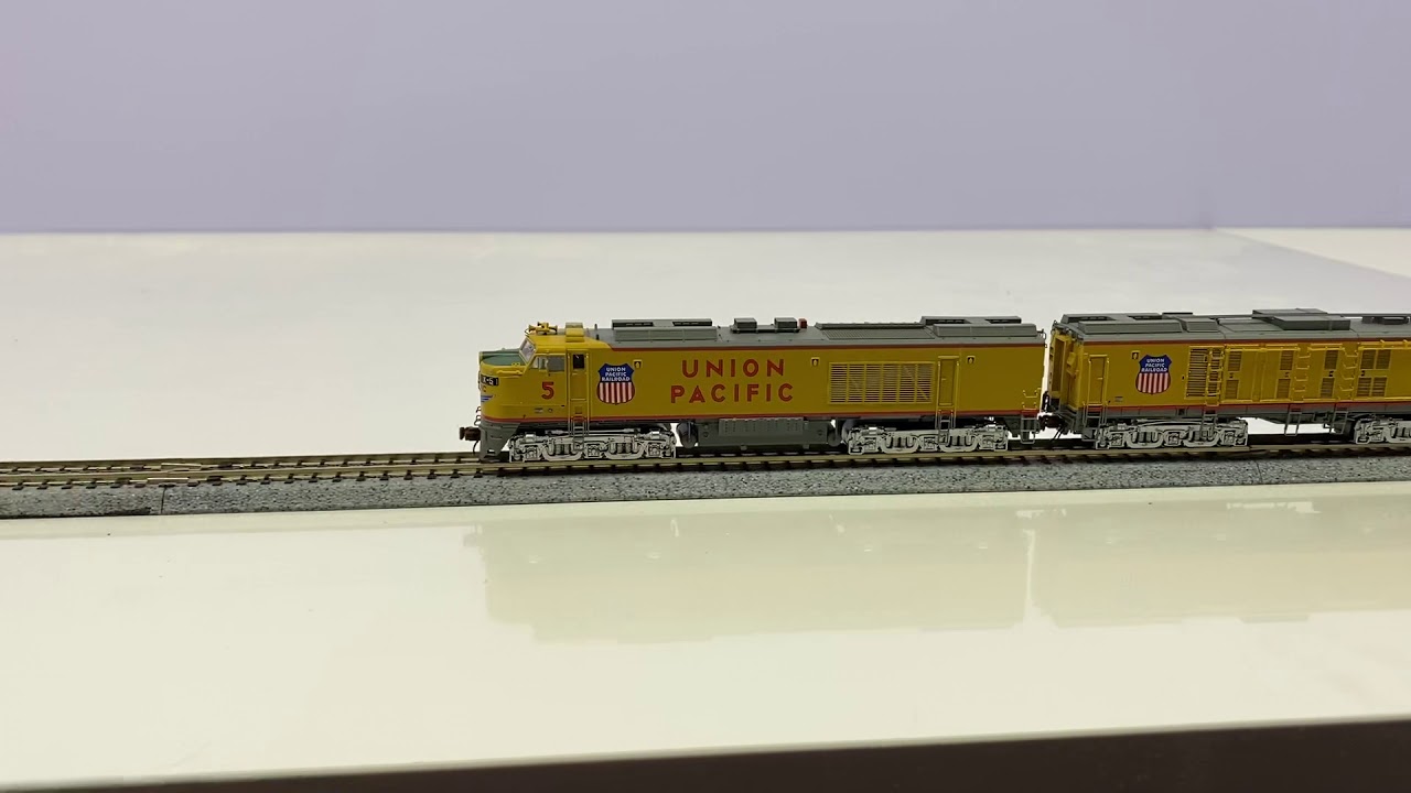 N scale layout Union Pacific Gas Turbine Gondola train