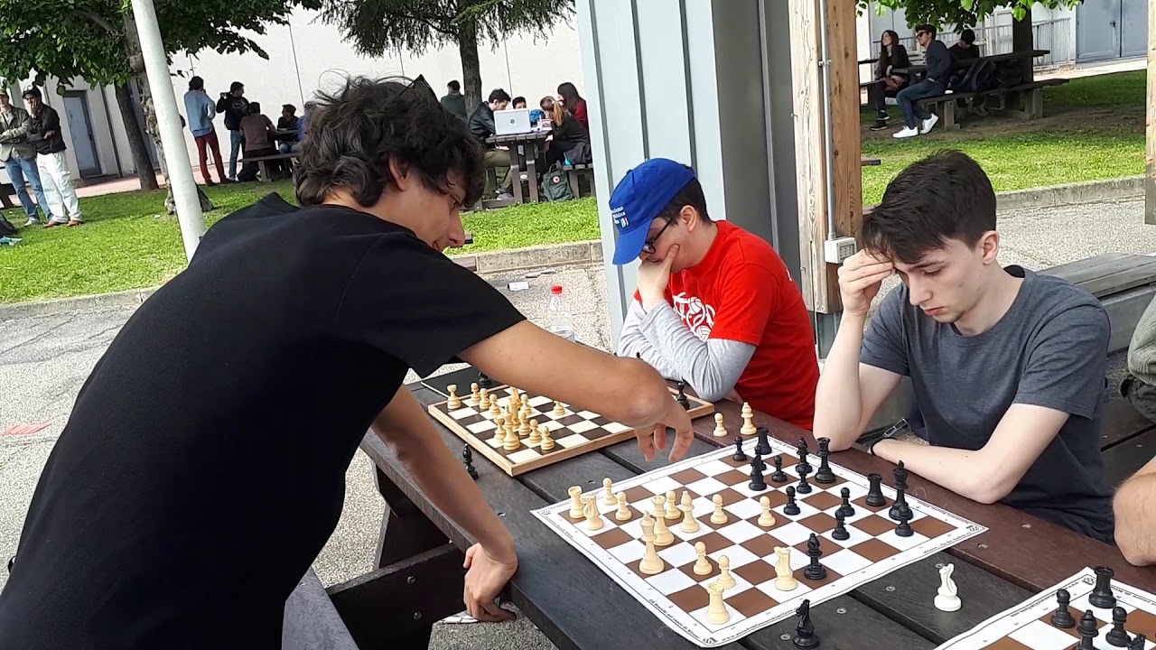 Chess Master Boraso's simultaneous exhibition at PoliMi