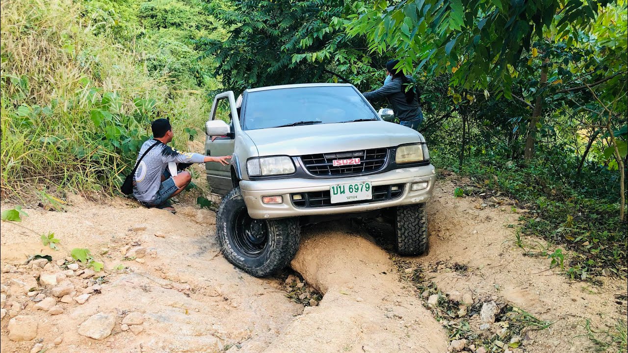 Isuzu spark 2021 VS Isuzu rodeo dragon eye จุดชมวิวส์เขานางหย่องและเนินนกแก้ว