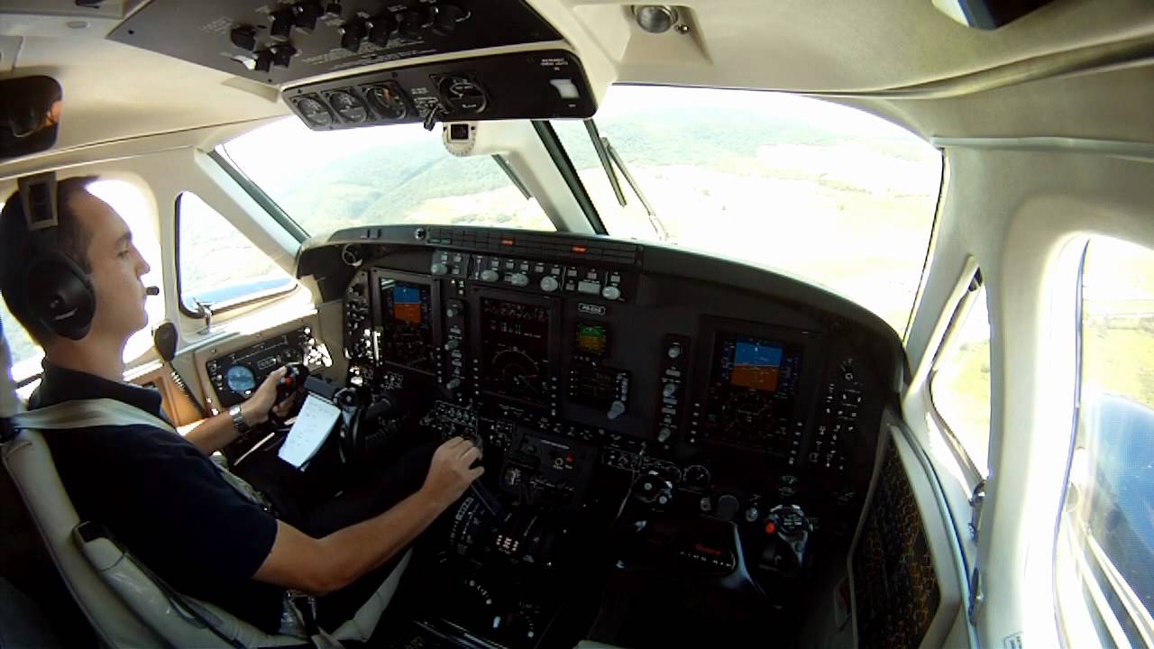 GoPro HD King Air C90GTx Landing in Jundia&iacute; - SBJD