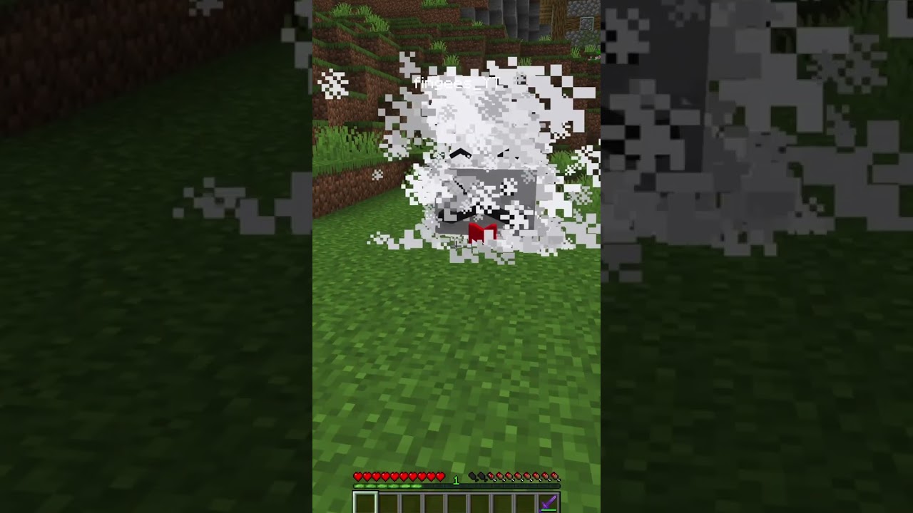 Pringles Suspicious Chips in Minecraft 😱 (real)