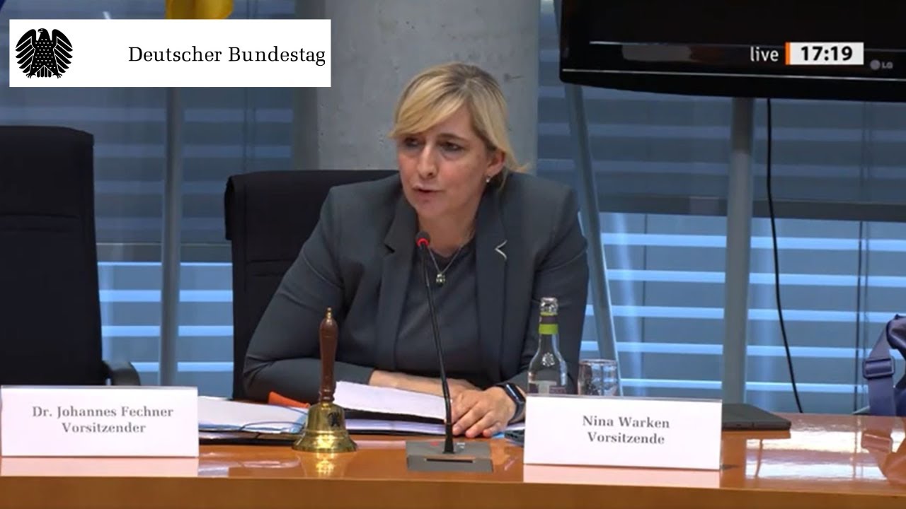 Zwei konträre Modelle zur Ver­klei­ne­rung des Bundestages