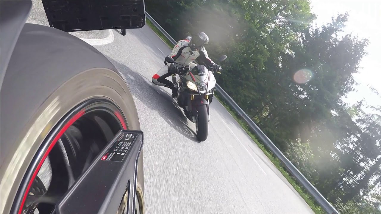 Aprilia Tuono vs Tuono [RAW}