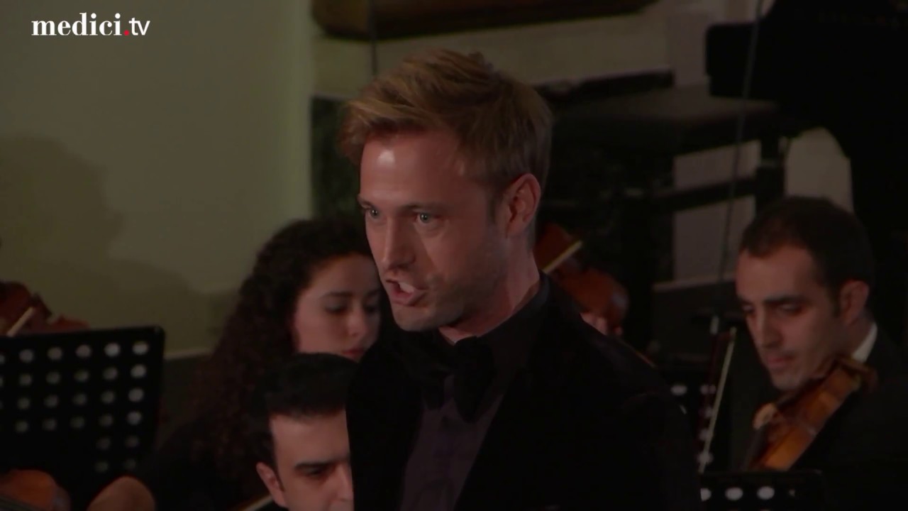 Gramophone Awards 2017: Benjamin Appl sings Millöcker's 'Dunkelrote Rosen'