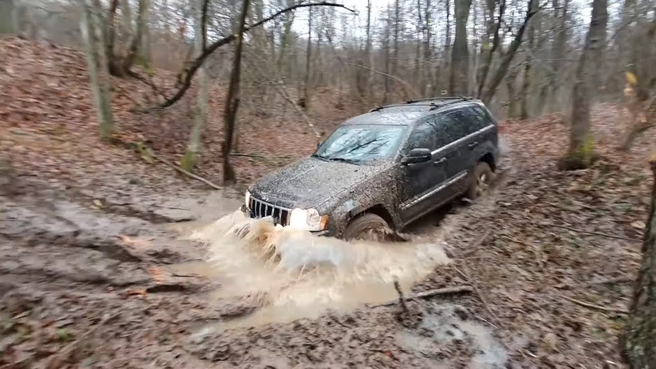 Jeep WK & XJ Stuck - Unstuck on the Forest Trail