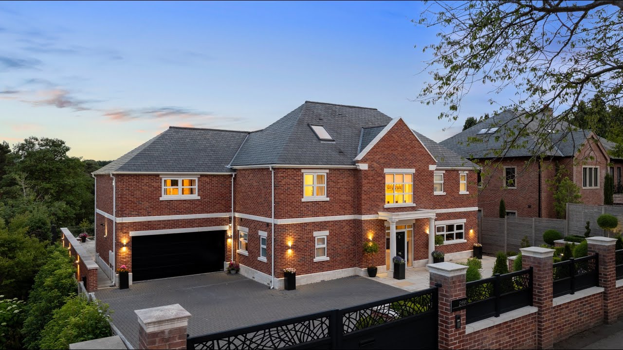 Alwoodley Lane - Look Inside An Outstanding Home in North Leeds