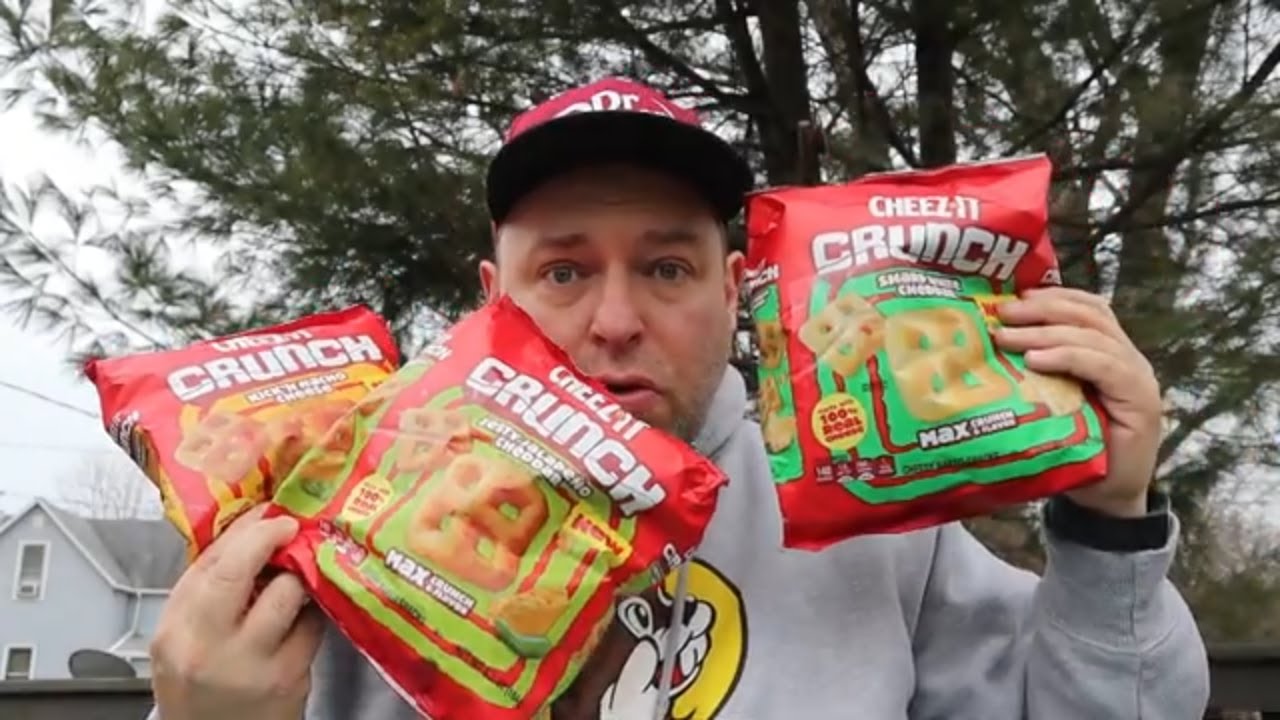 NEW! Cheez-It Crunch: Kickin' Nacho Cheese, Sharp White Cheddar, and Zesty Jalapeno Cheddar - Review