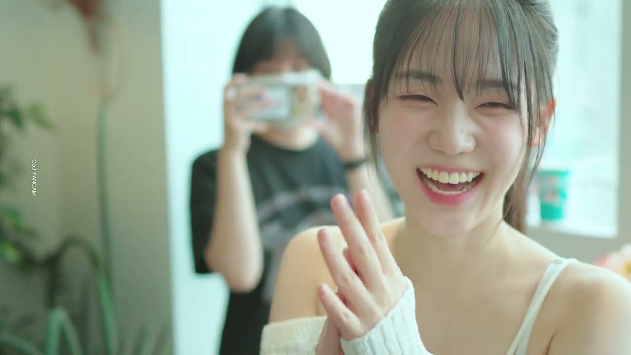 tripleS 윤서연 생일카페 본인등판 깜짝방문 직캠 - 230805 로얄마카롱