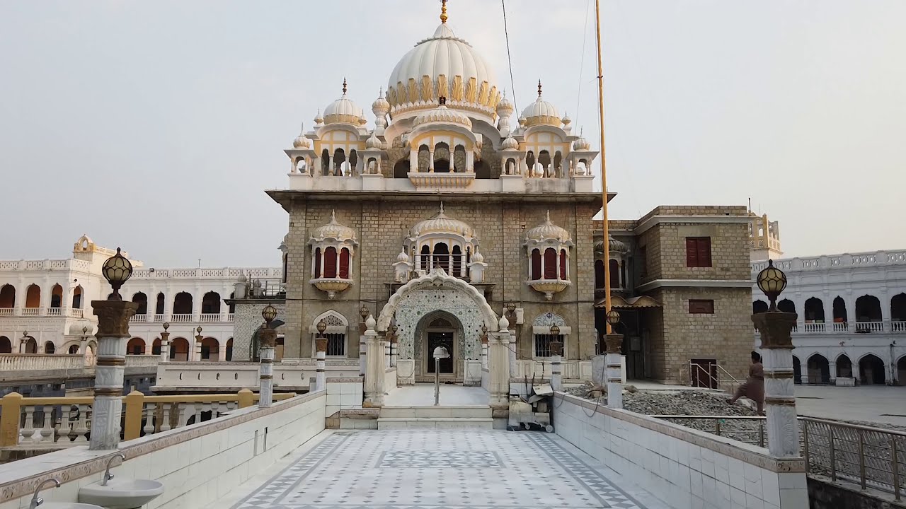 Panja Sahib The Sikh shrine in Punjab Pakistan | Pawan Singh Arora | PS Logs