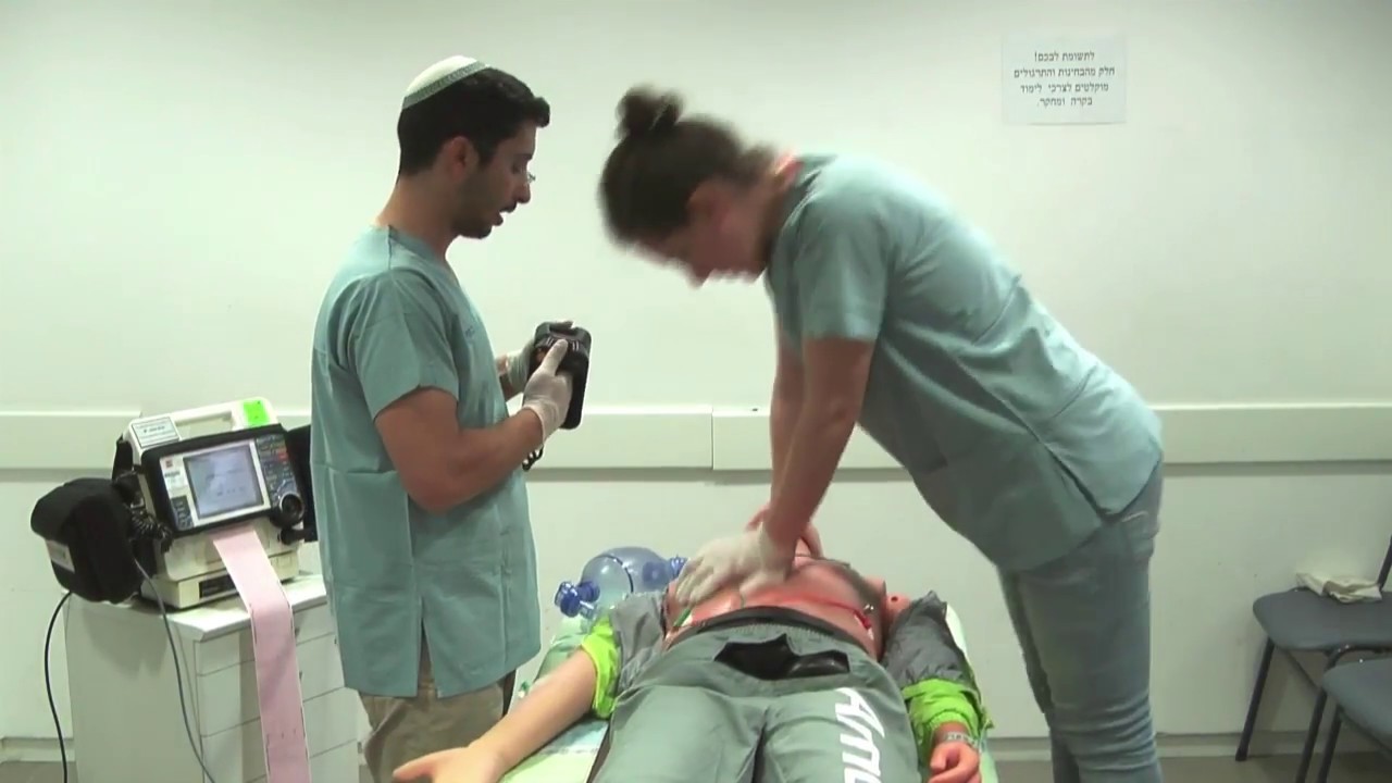 תרגול החייאה במתאר ACLS - תרחיש VF