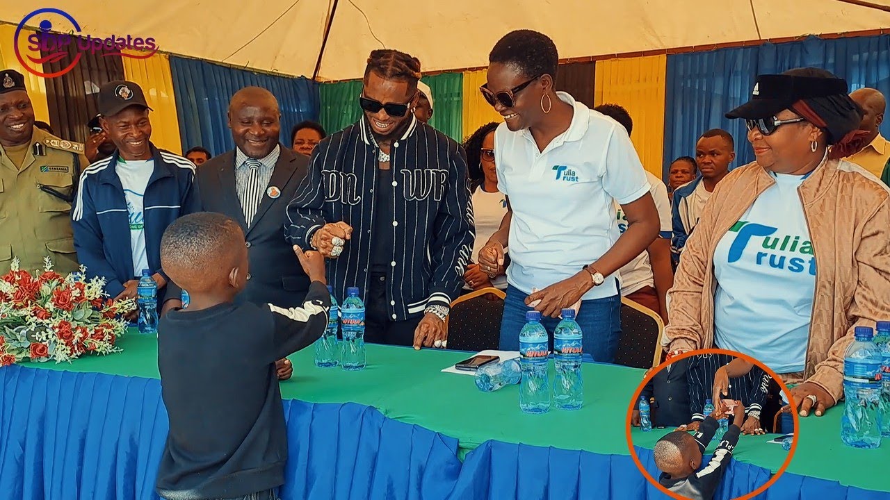 MTOTO AONESHA KIPAJI KATIKA SHOW YA TULIA DIAMOND AMPIGIA MAKOFI/MAMA YAKE AFUNGUKA.