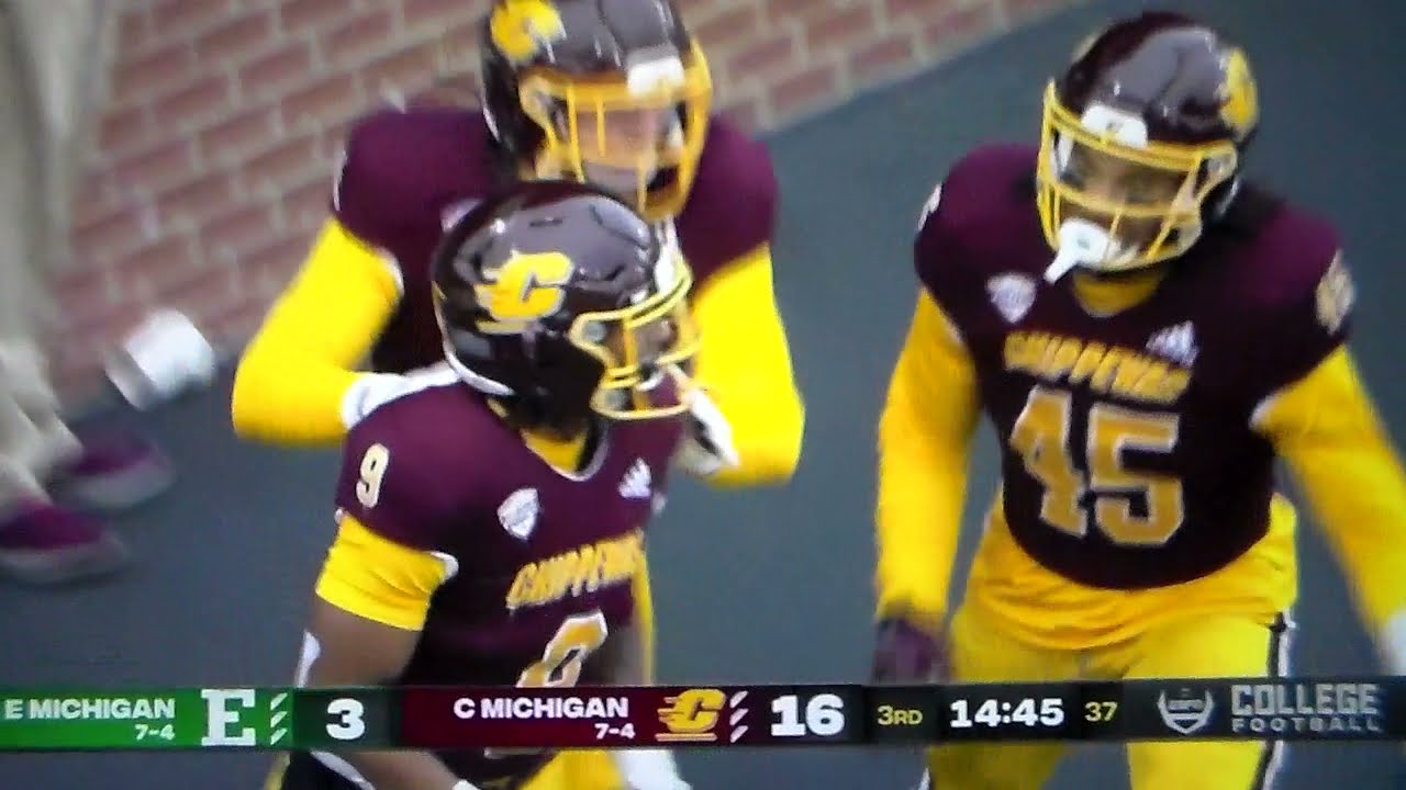 Central Michigan's Marion Lukes 100 yard TD kick return vs. Eastern Michigan
