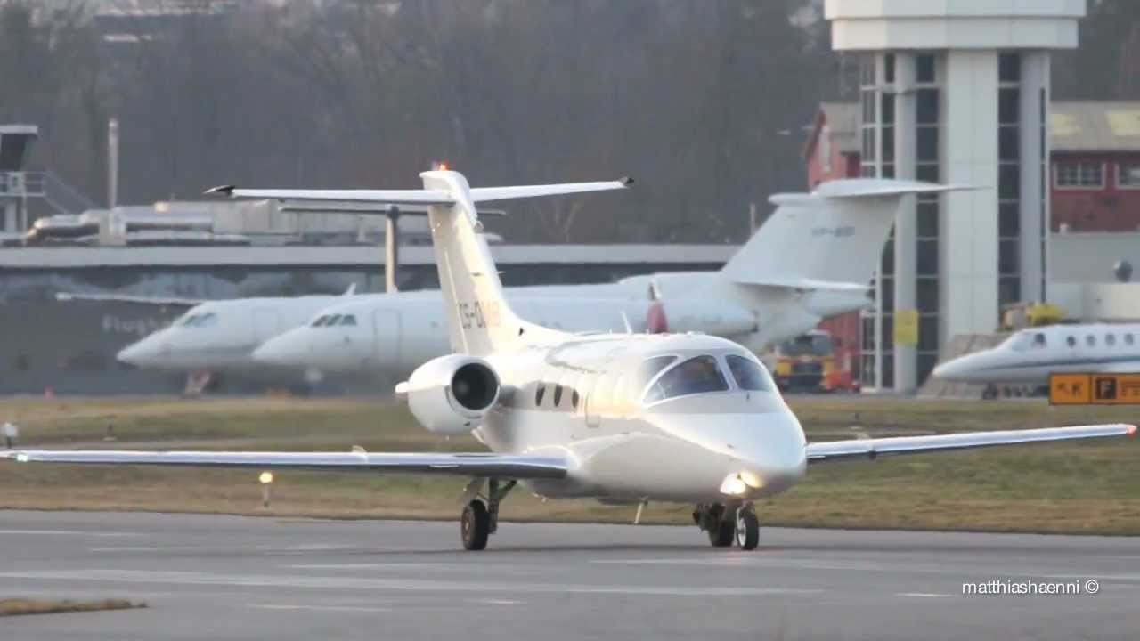 Raytheon Hawker 400XP Take-Off at Airport Bern-Belp