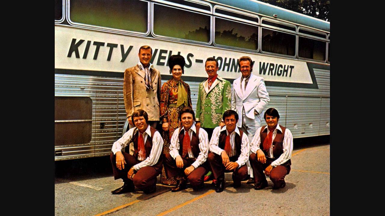 Kitty Wells  ~  Six Lonely Hours