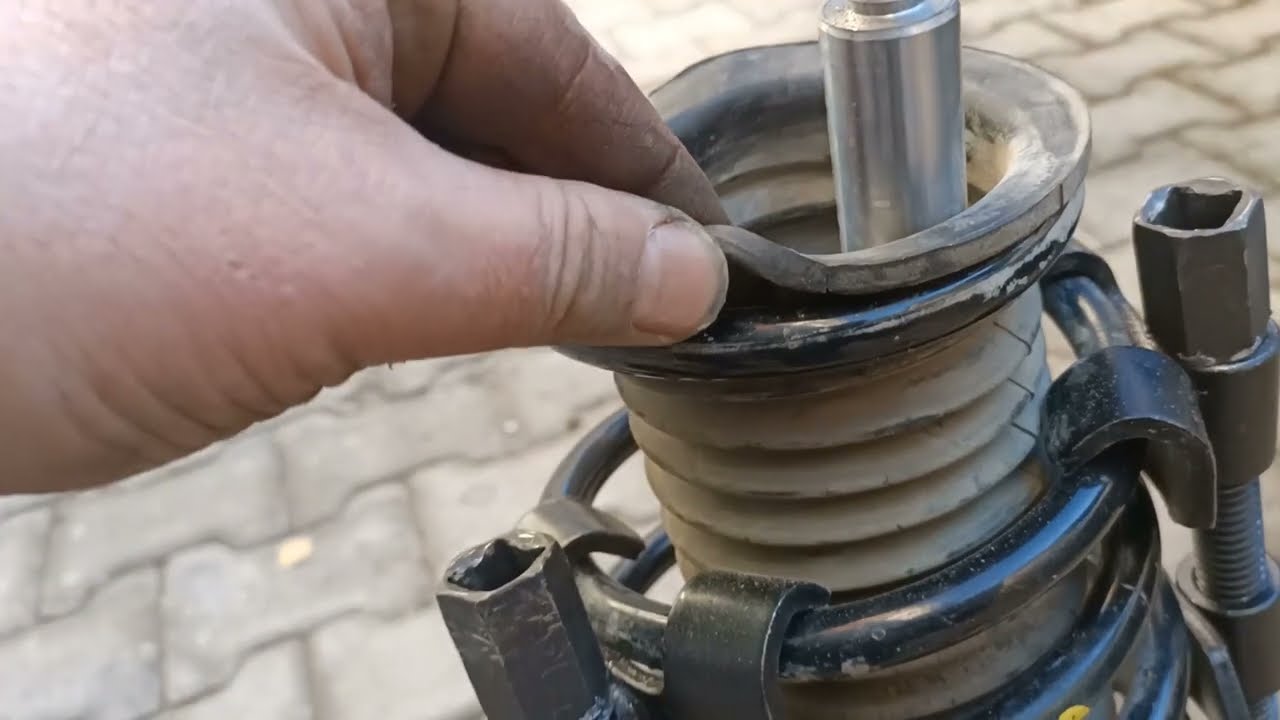 Linea Amortisör Üst Takoz Değişimi