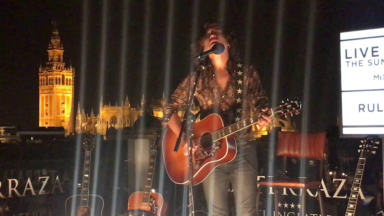RULO Y LA CONTRABANDA - Por verte sonreír (Live the Roof Sevilla)