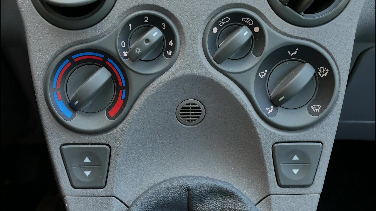 Smontare e sostituire i pulsanti interruttori Alzavetro nella FIAT Panda 169