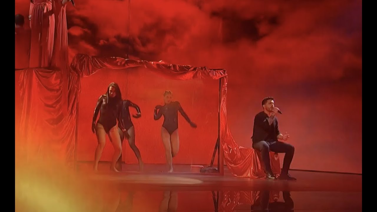 J2US: Φοίβος Παπαδάκης και Χριστίνα Μαραγκόζη ερμηνεύουν το «Ματώνουν οι σκέψεις»