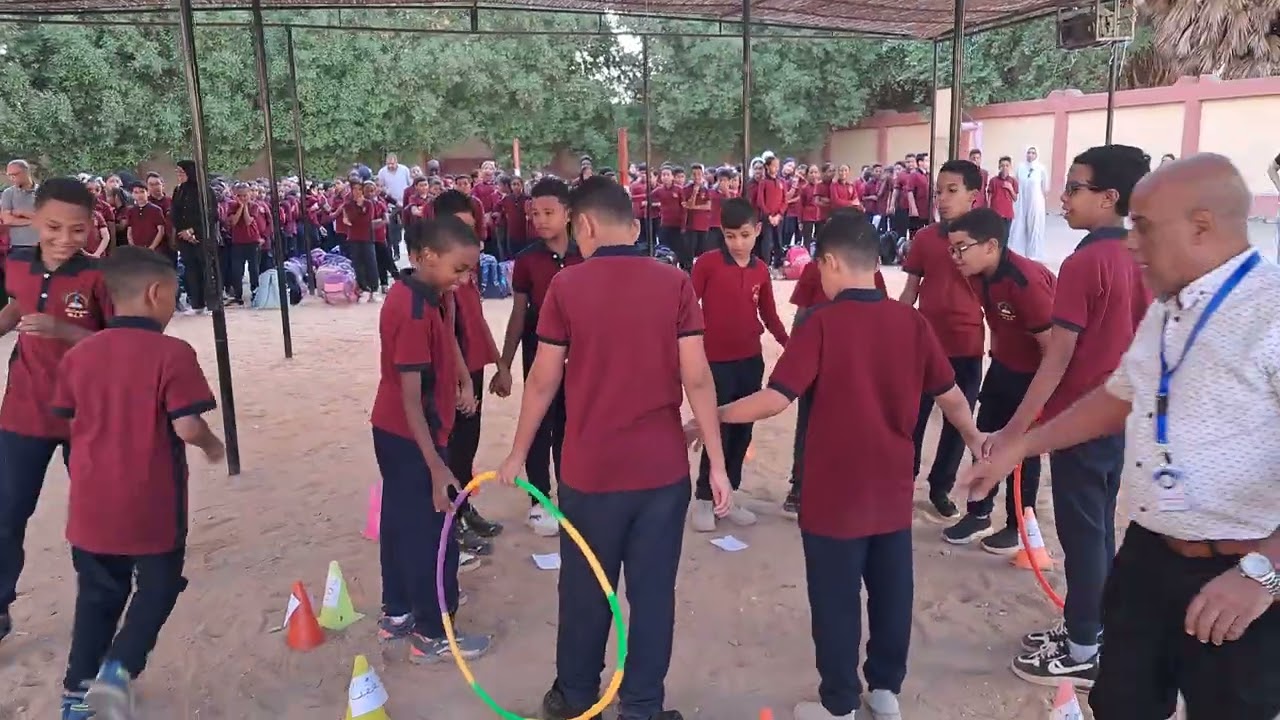 نشاط فى درس أقسام الجموع  مع الاستاذ علي حسن كبير معلمين بمدرسة المنار باسوان 
