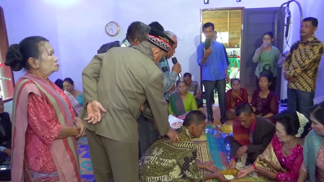 Video 1 ACARA SULANG SULANG PAHOMPU (Acara Orangtua Sertu Palamean H. Sinambela)