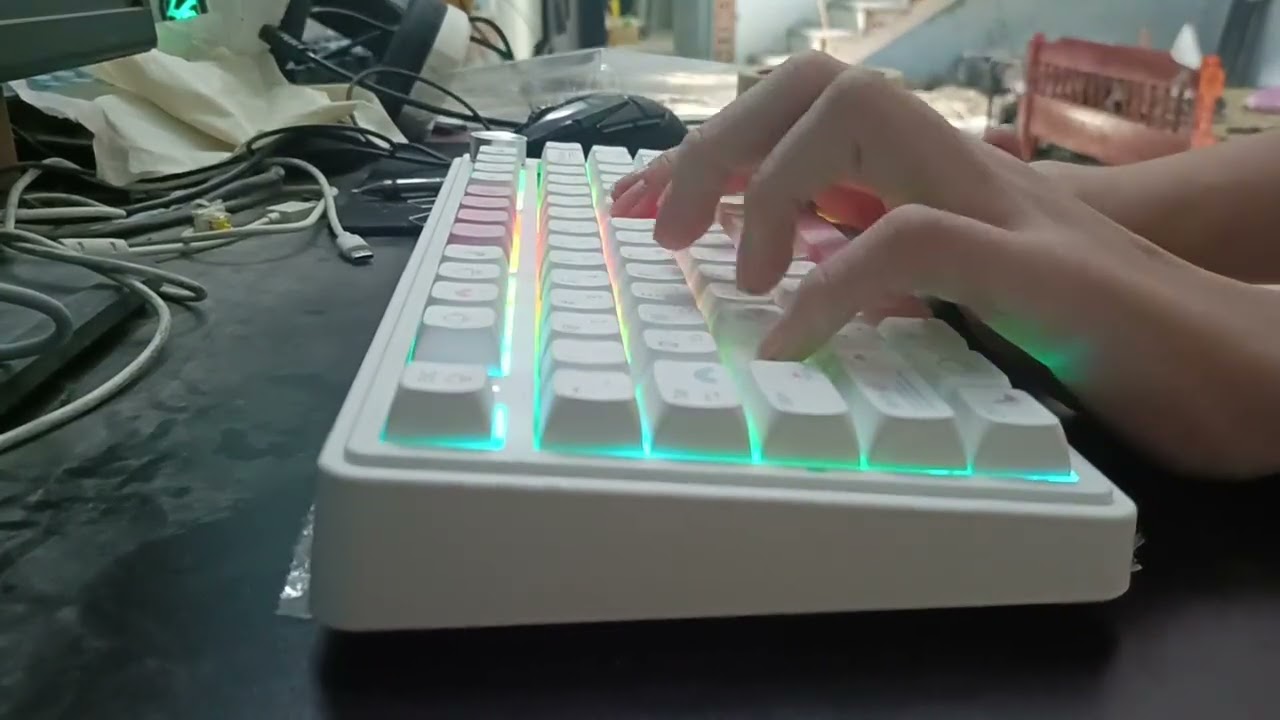 cherry profile vs xda profile keycaps (sound comparison)
