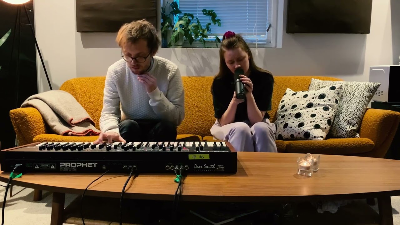 Emilie • Live i studio